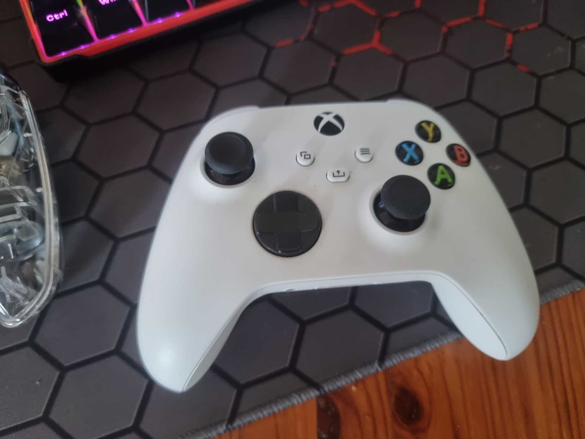 XBOX S +monitor + comandos + teclado + Rato + Headaphones