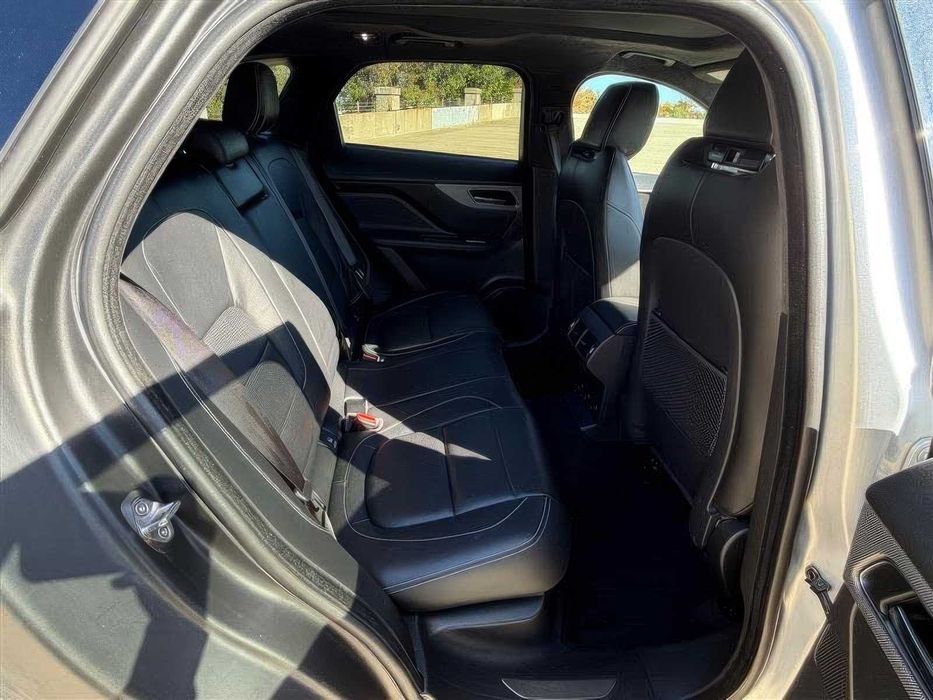 Jaguar F-PACE S      2019