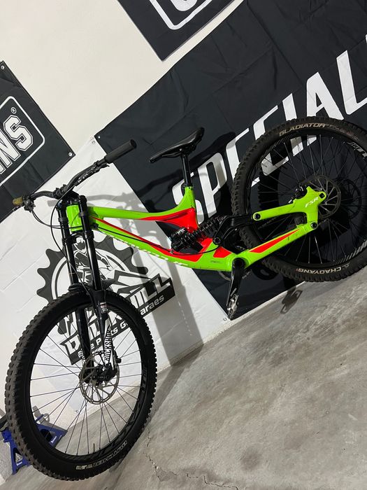 Specialized demo 27.5 Downhill