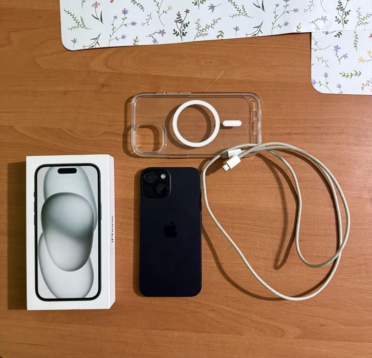 iPhone 15 128GB – jak nowy, 88% bateria ,ladowarka ,etui