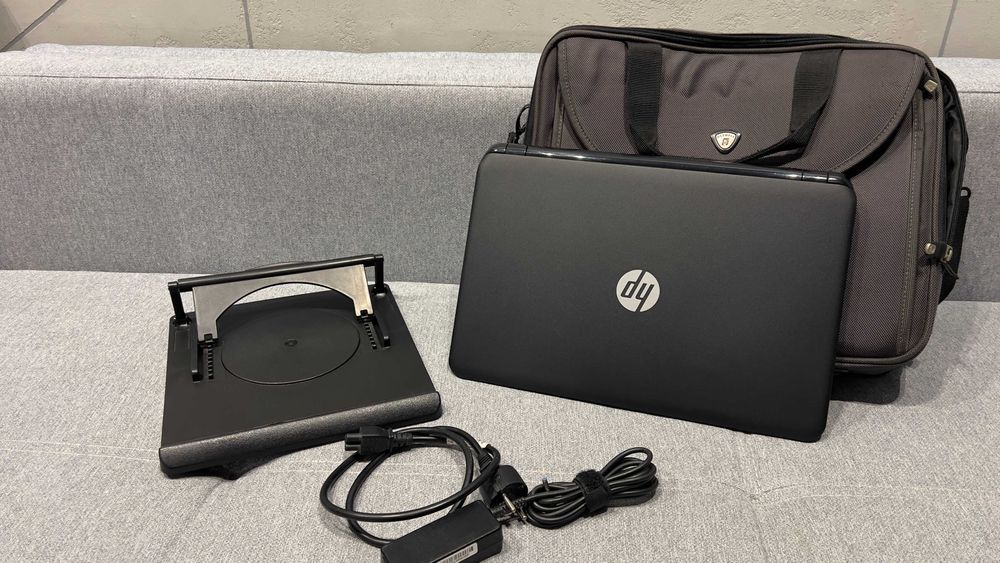 Laptop HP 250 G3 + dodatki