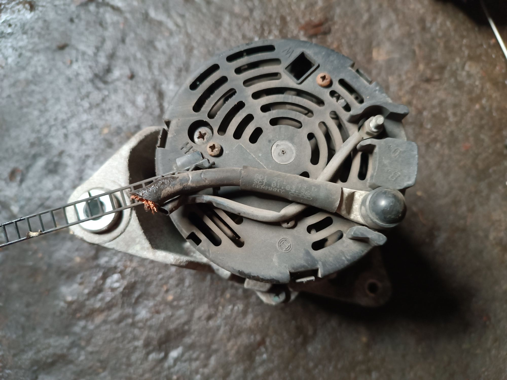 Alternator VW passat B5 2.3 v5 150km agz 071,903,016g