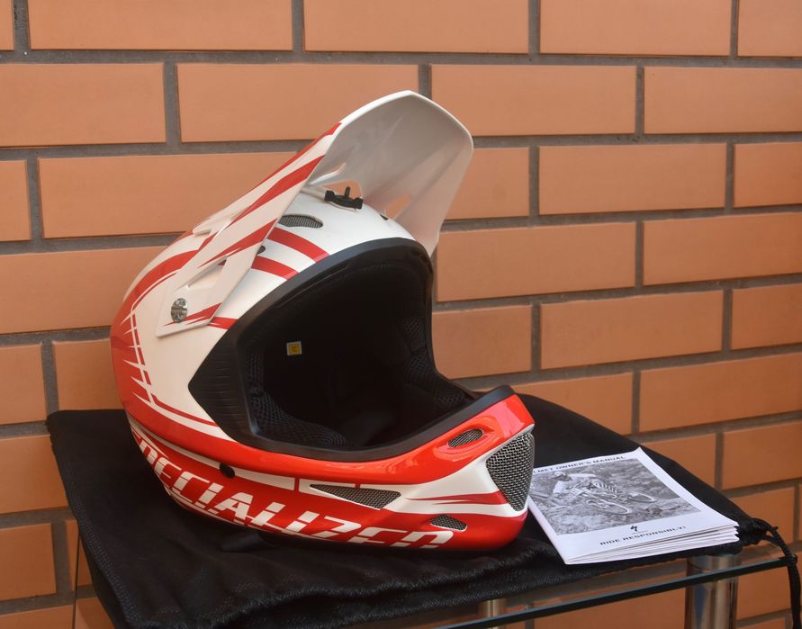 Capacete De Downhill Integral SPECIALIZED DISSIDENT