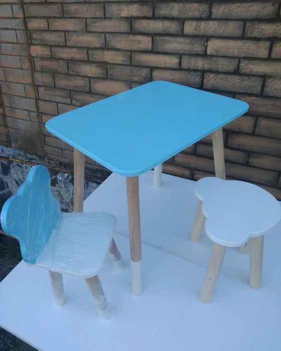 Стіл столик стілець