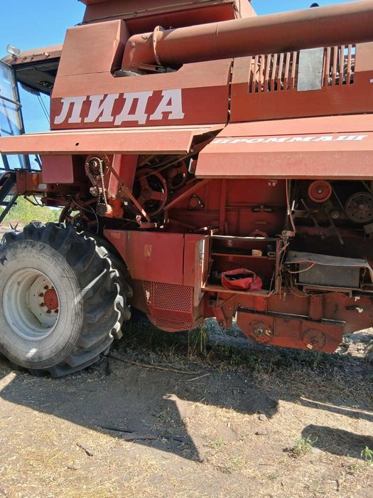 Комбайн Ліда 1300
