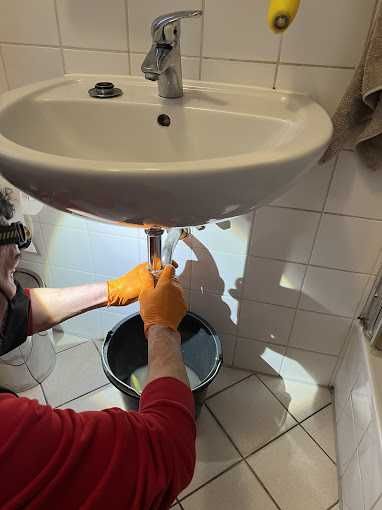 HYDRAULIK Halinów. Pogotowie kanalizacyjne. Udrażnianie rur i sieci.