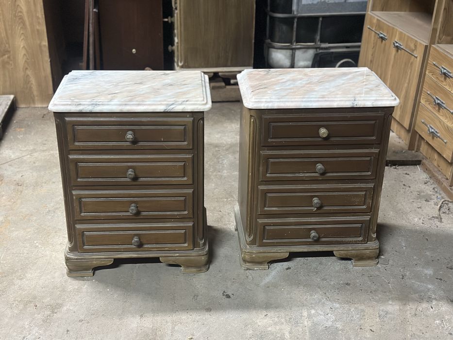 Mesas de cabeceira com mármore