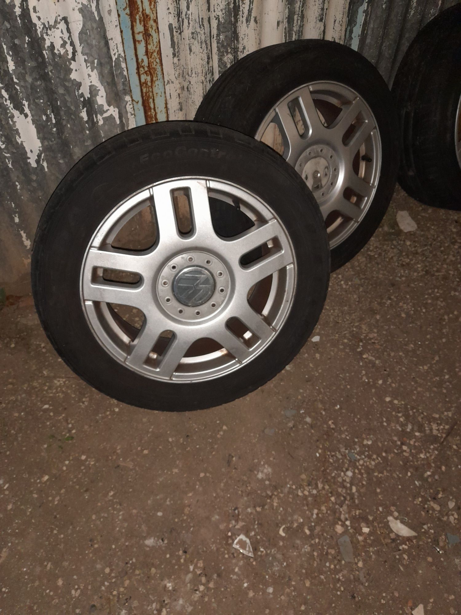 Vendo jantes vw pasaat em bom  estado