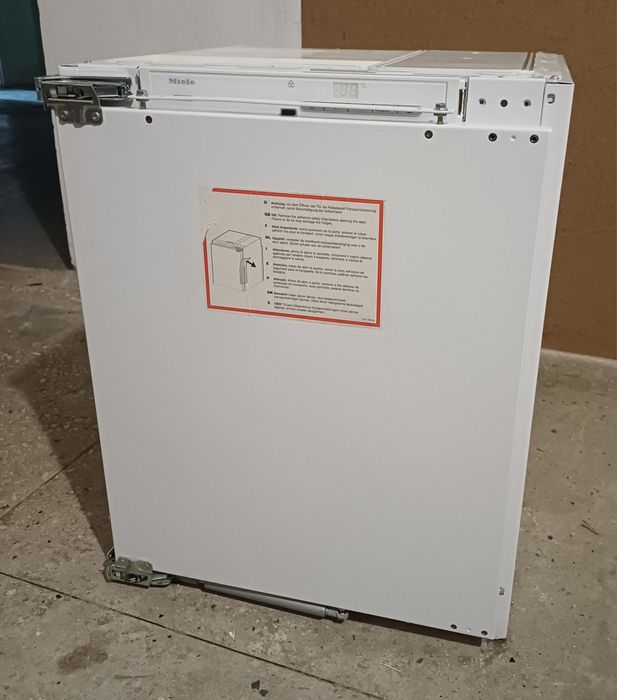 Вбудована морозильна камера Miele F 9052 i-1  80 см A++ 74 л дотяжка