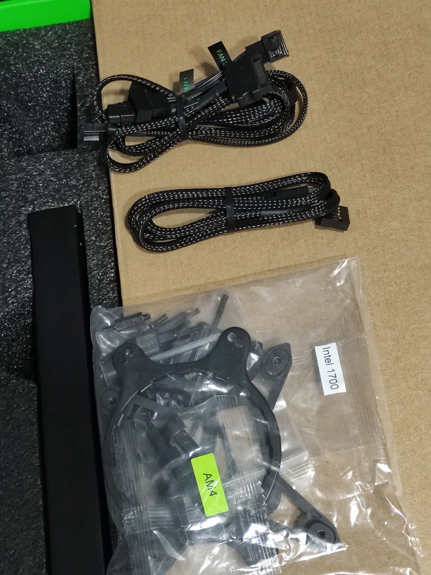 Watercooling Corsair Hanbo Croma 240 (sem ventoinha)