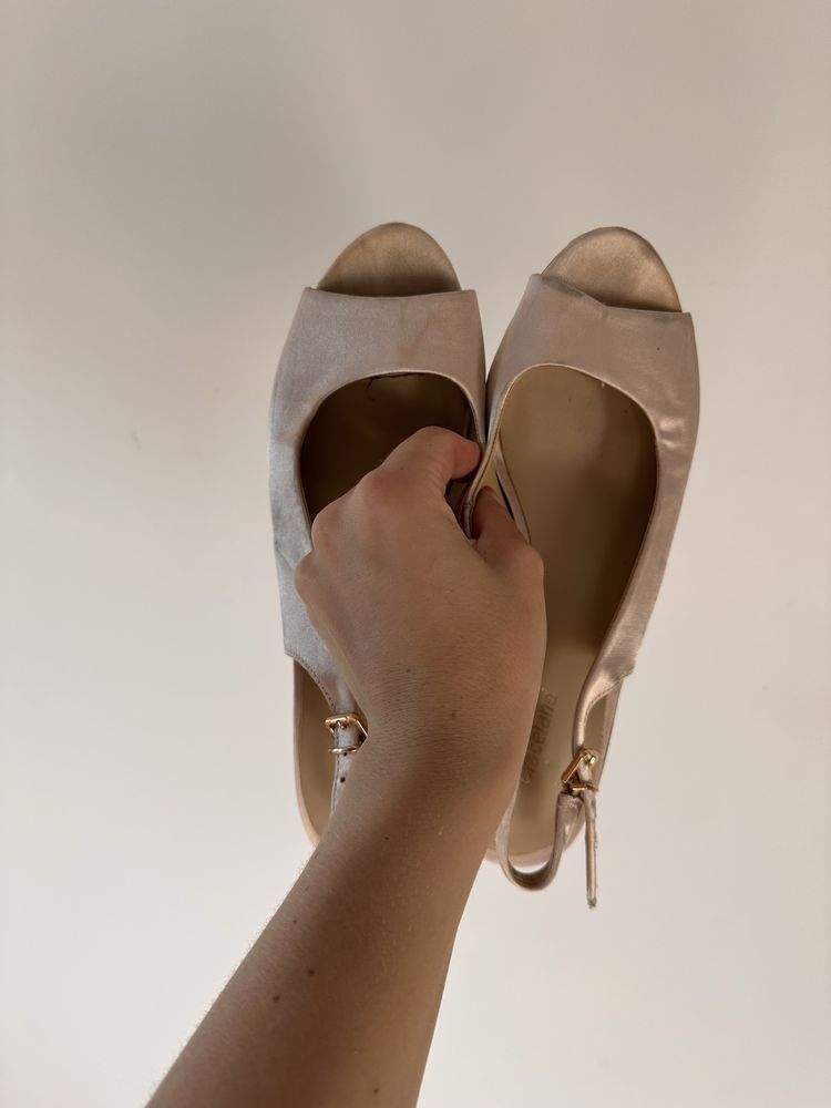 Szpilki sandalki na lato pudrowy roz 38 deichmann