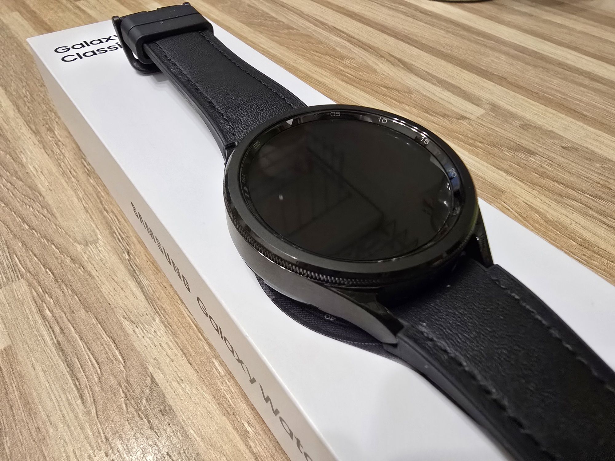 Galaxy Watch 6 Classic Bluetooth 47mm - jak nowy!