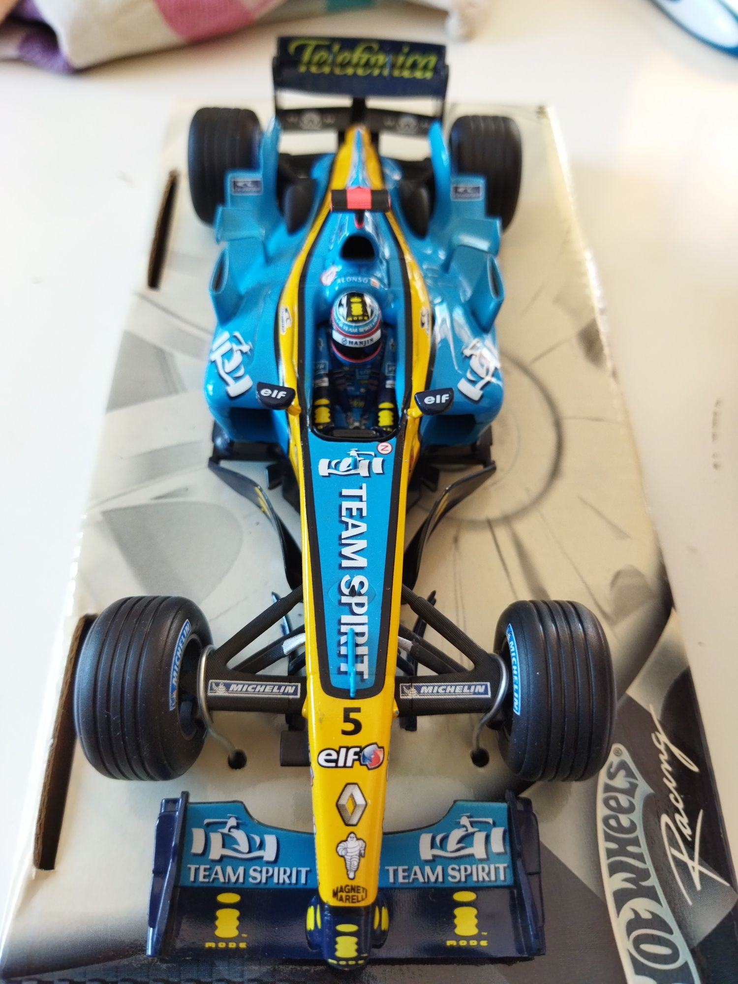 Renault R24 Fernando Alonso temporada F1 2004 1:24 Hot Wheels