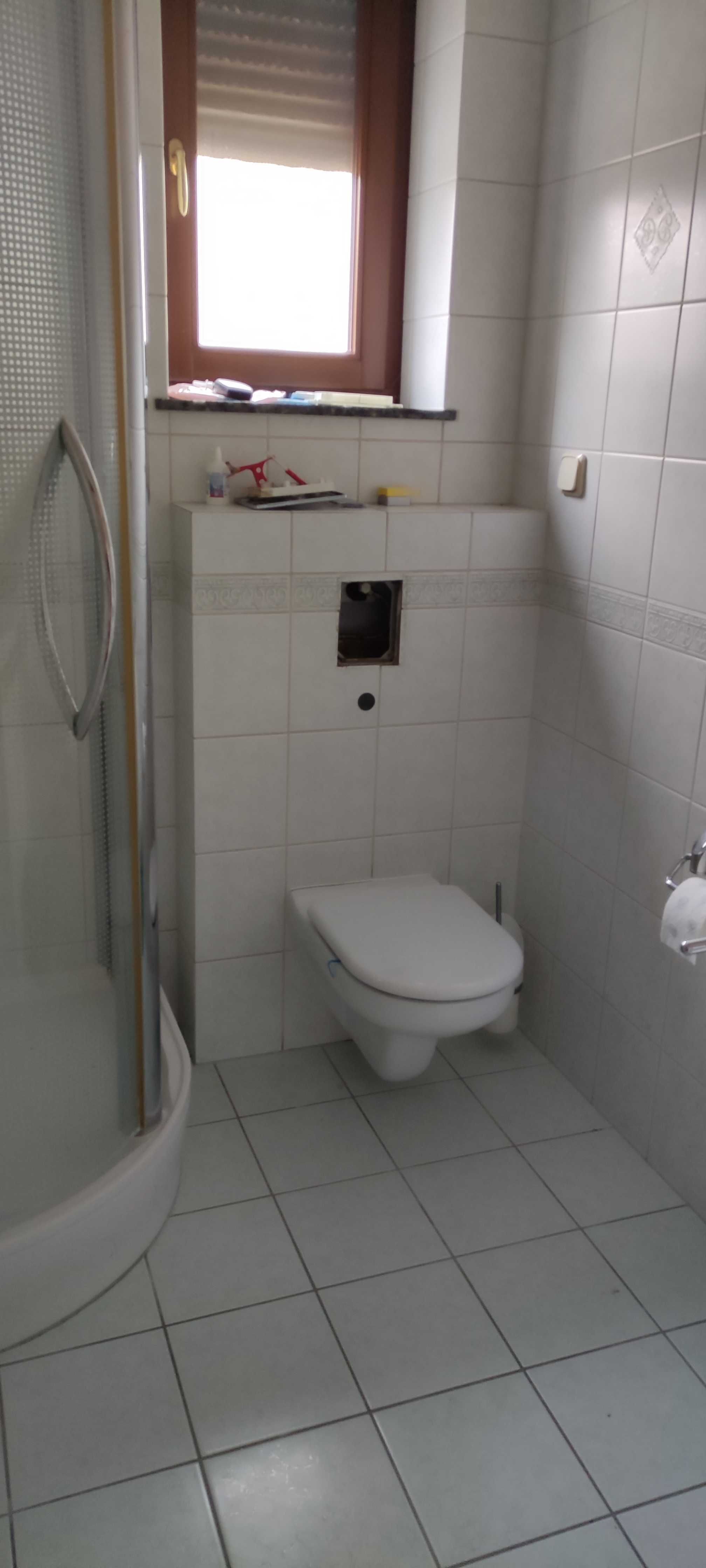 Armatura sanitarna WC, umywalki, kabiny prysznicowe