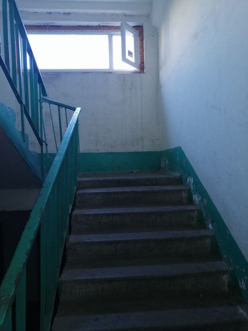 Продам 3 ком. квартиру. Каменское. Левый берег. 2 этаж. ОСББ.