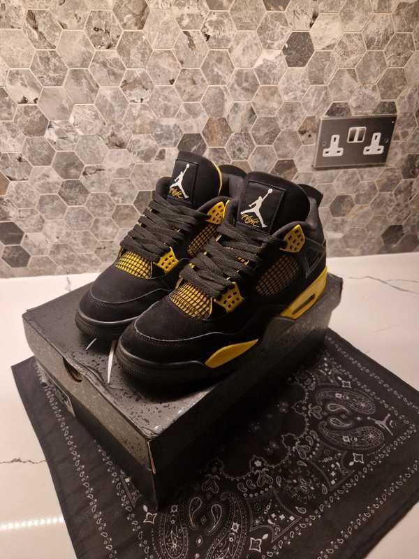 Jordan 4 Retro Thunder R.40