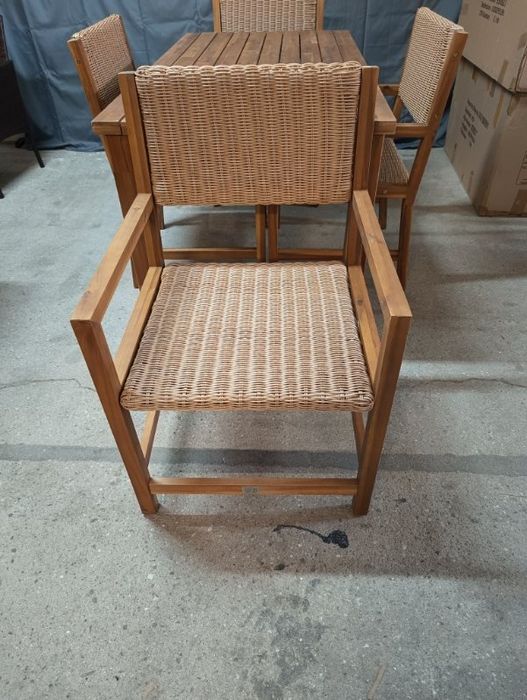 Stół drewno + 4 krzesła ogrodowe technorattan