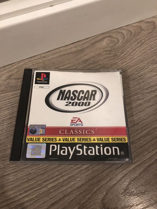 NASCAR 2000 - PS