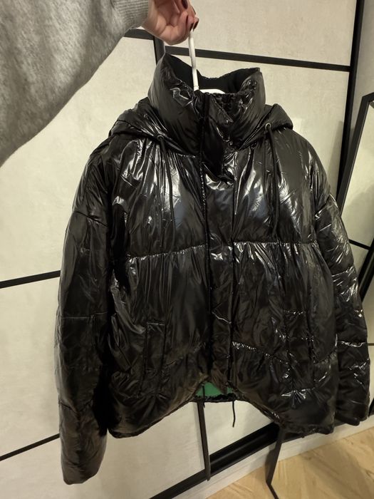 Стьобана лакована куртка Zara