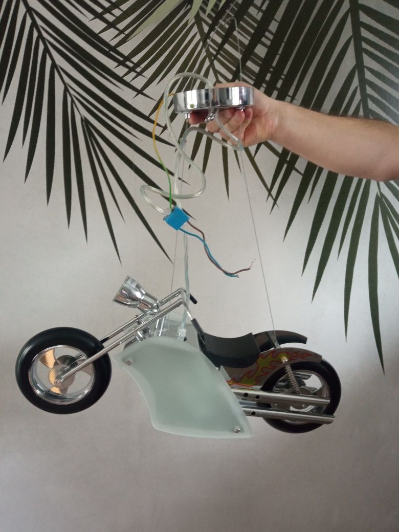 Lampa wisząca motor