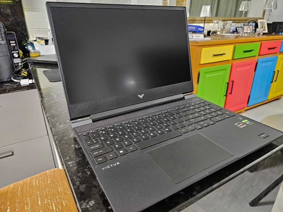 Laptop victus 16 144hz/RTX3050/16GB ram