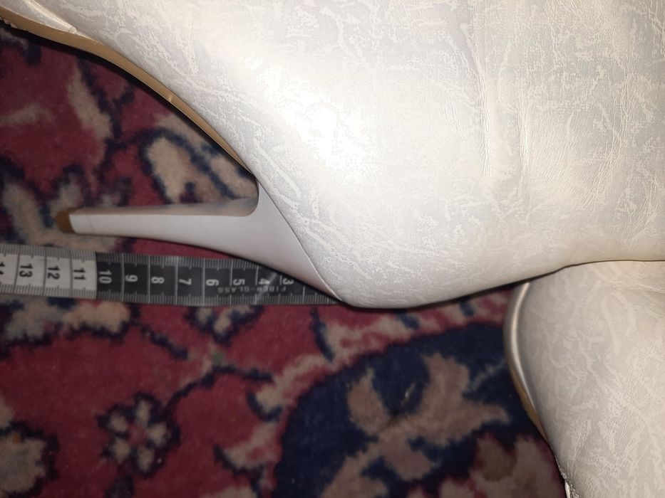 Зимові сапожки 37 розмір. Шампань..