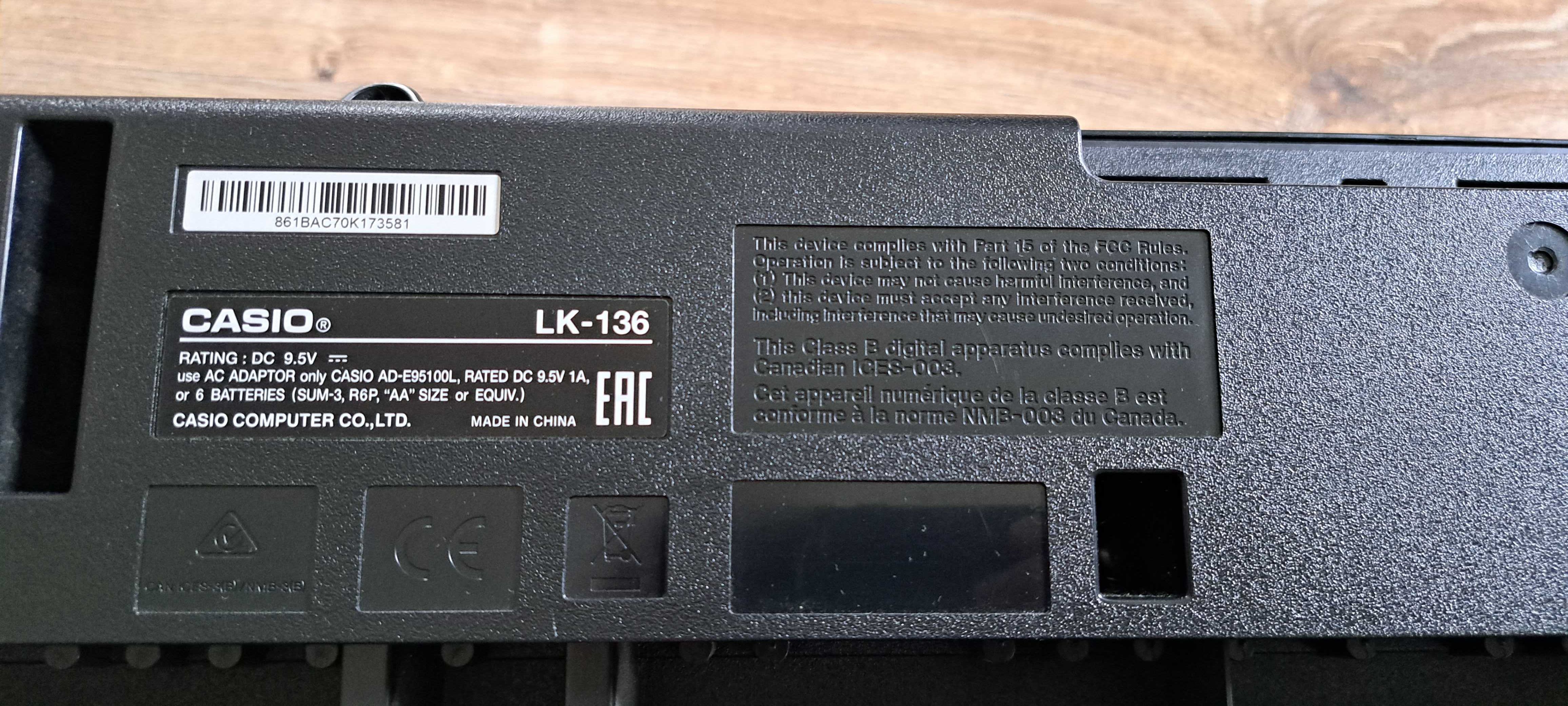 Keyboard casio LK-136