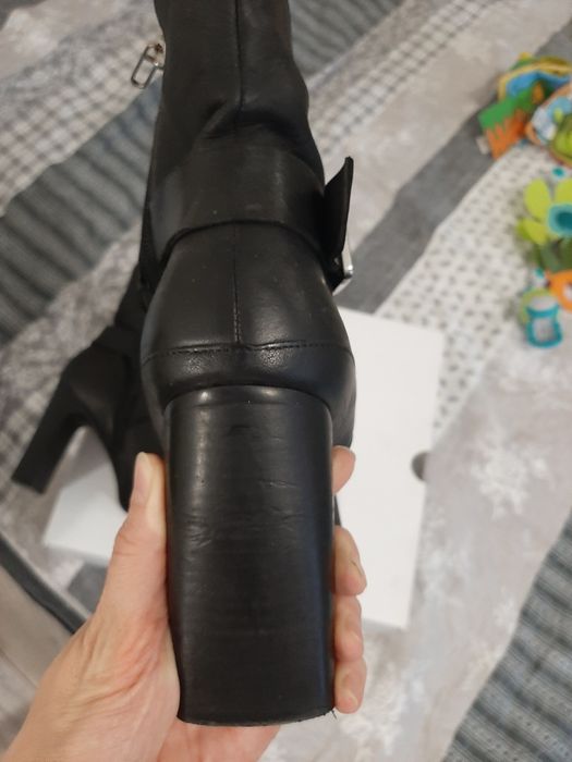 Черевики ботинки жіночі шкіряні 38-39, 25,5см,демі ботильоны каблук