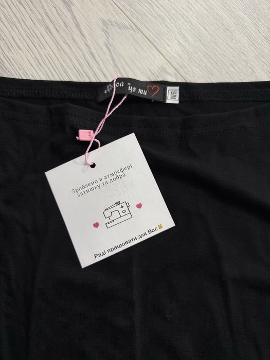 Чорний лонг з вирізом