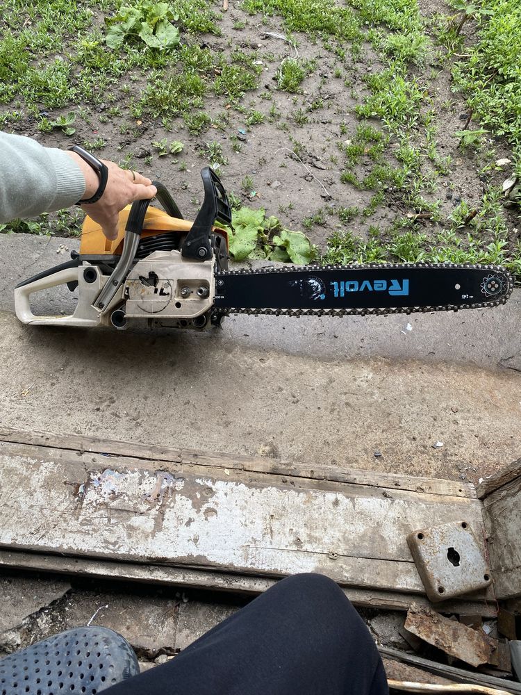 Продам бензопилу