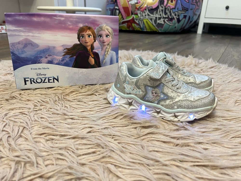 Frozen- świecące buty sportowe