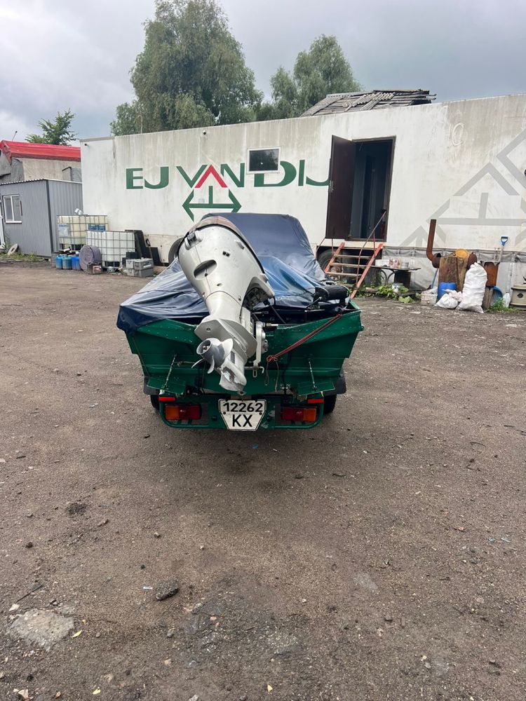 Продам лодку автобот