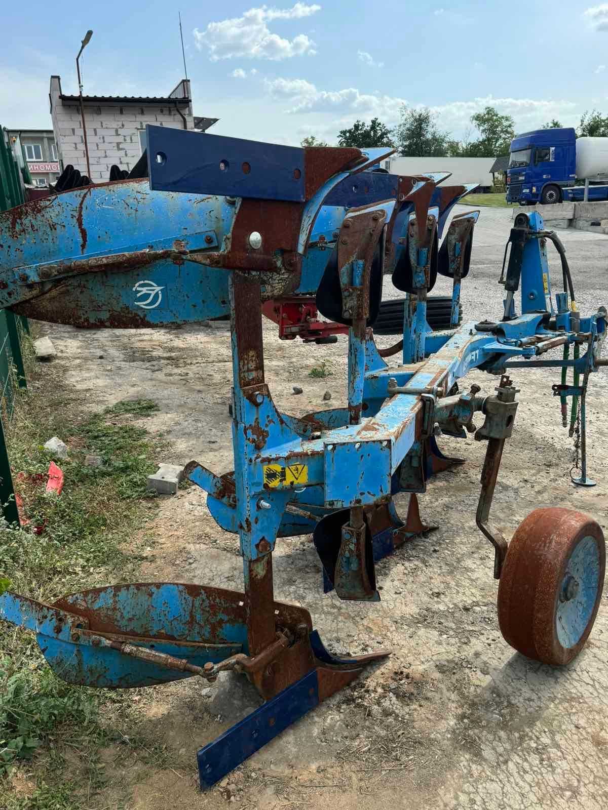 Плуг Lemken Opal 110  3-корпусний