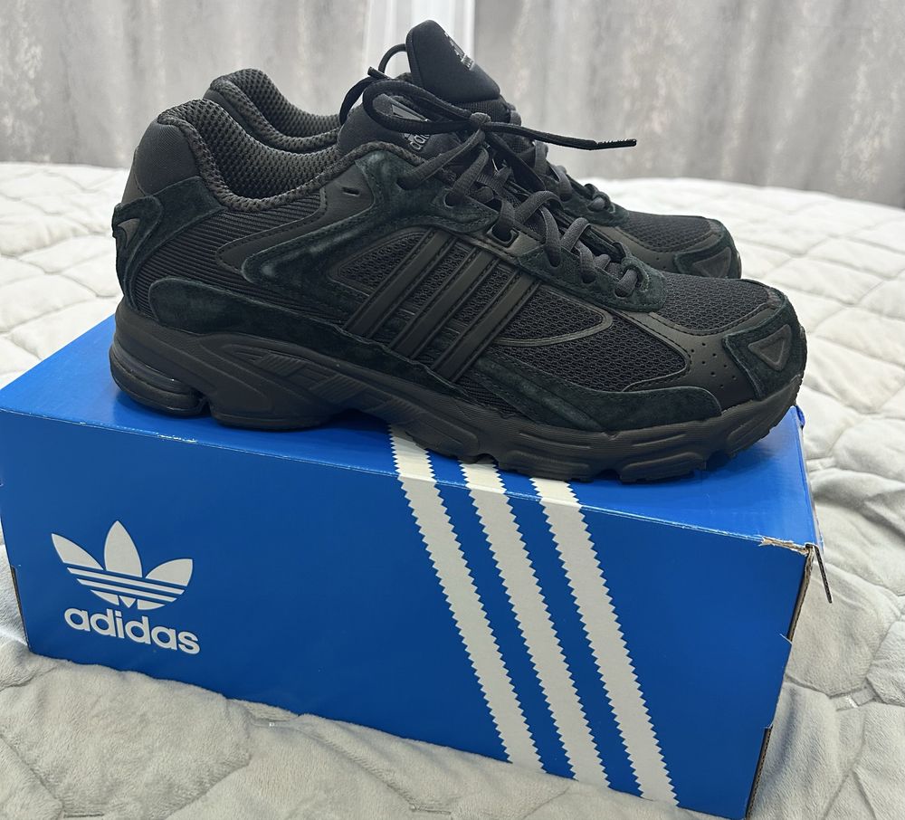 Оригінальні кросівки Adidas Respone CL