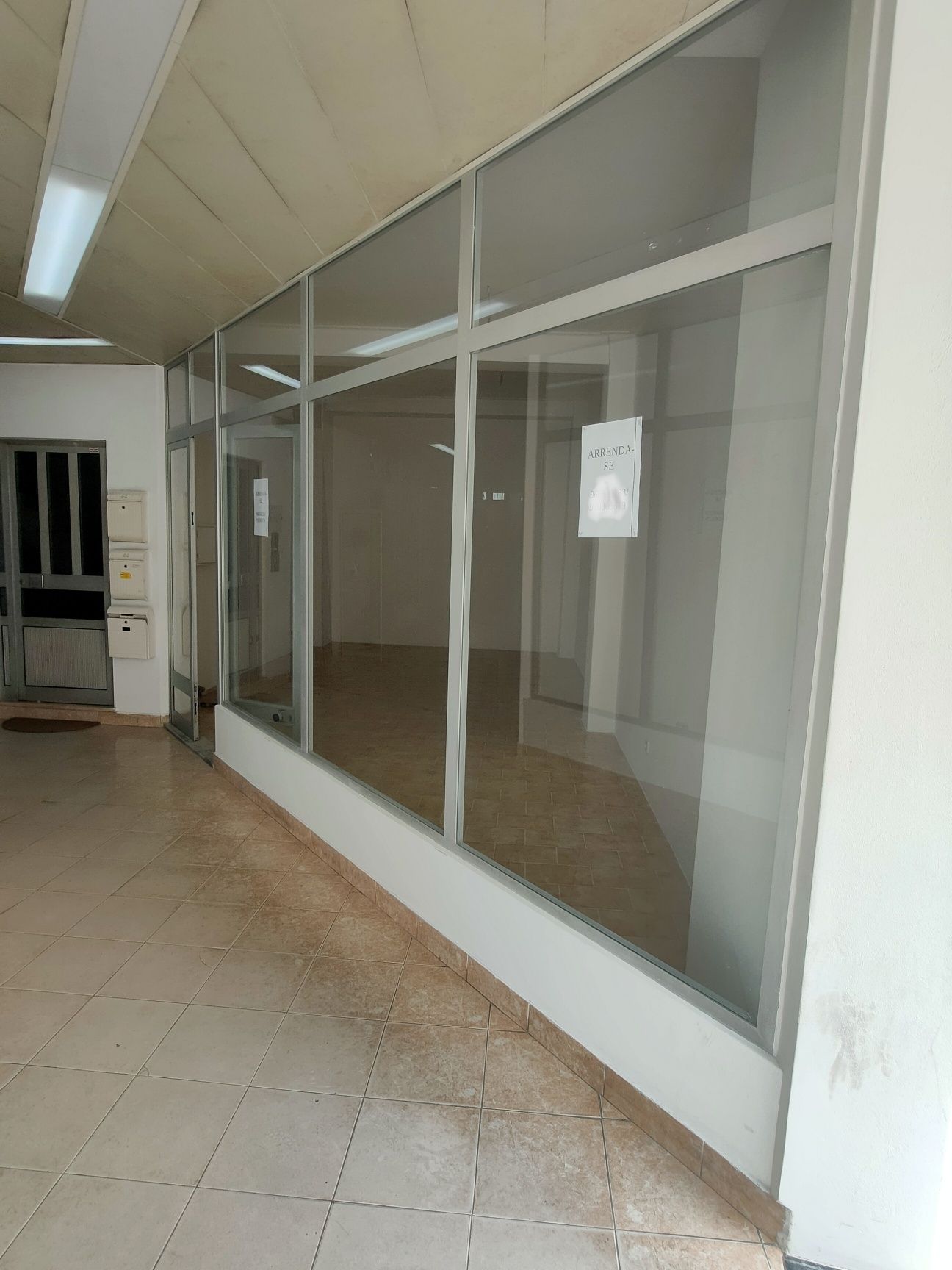 Lojas para arrendamento no centro de Fafe