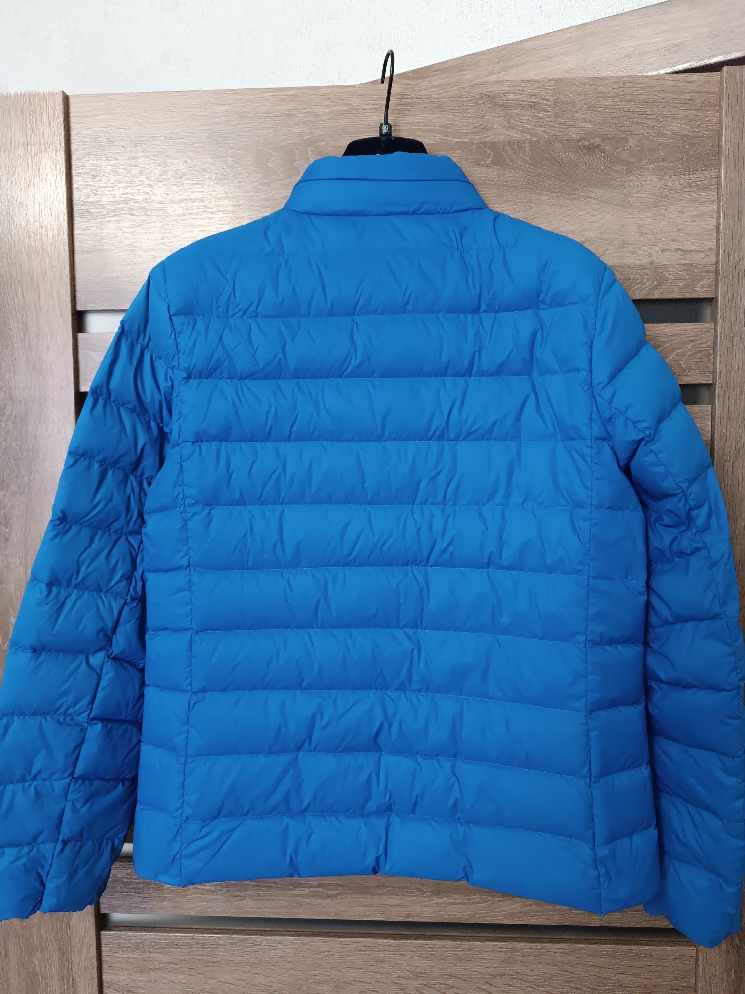 Легкий пуховик від M&S collection