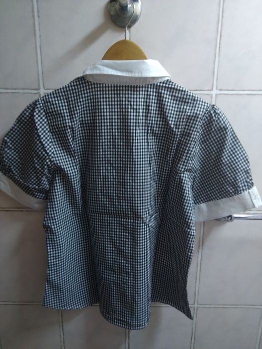 Blusa aos quadrados -Tamanho 42