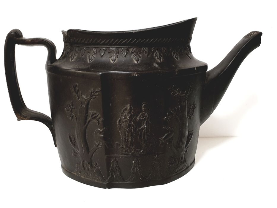 Raro antigo bule de chá inglês em basalto preto Sec. XIX