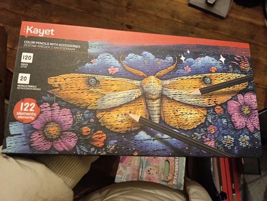 Zestaw kredek z akcesoriami