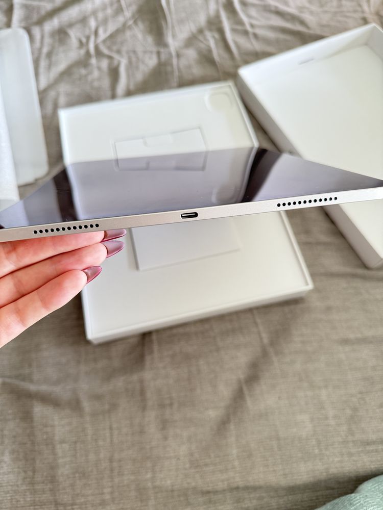iPad Air 13 128gb praktycznie nowy