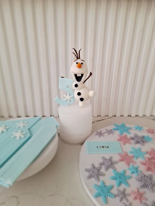 Olaf z masy cukrowej plus wybrana cyfra