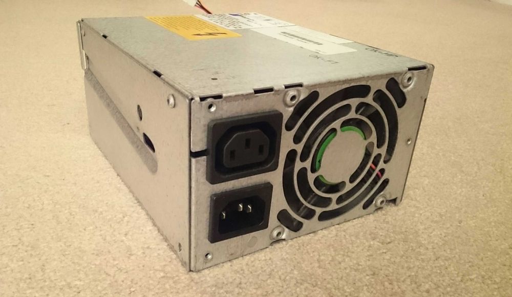 Fonte alimentação AT PSU p/ clone de IBM PC 5150, ou XT 5160, MAGNETEK