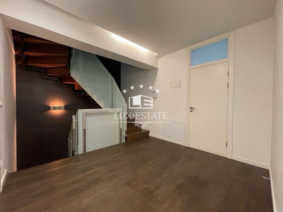 Аренда Таунхаус под офис и жилье Соломенский р-н