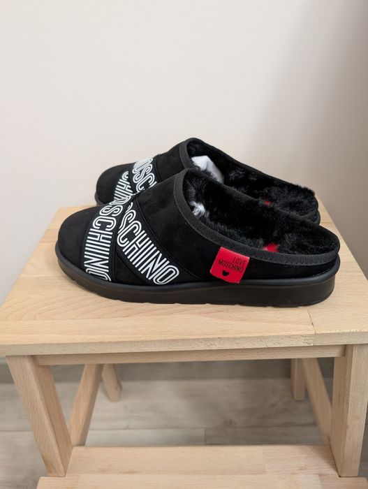 Теплі зимові капці тапки мюлі уггі тапочки Love Moschino Tasman