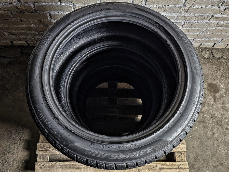 Зимові 245/45r19 Pirelli | 7/6mm | 2023 | Italy | Преміум шини | Ідеал