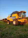 Kombajn  zbożowy new holland csx7070 claas