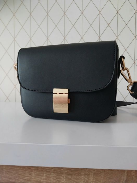 Сумка клатч-кросс-боди.