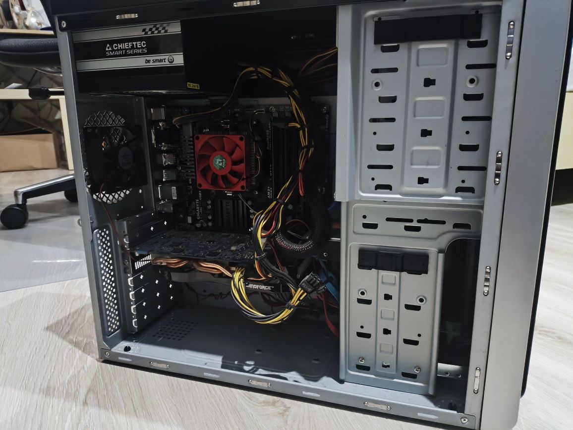Komputer do gier AMD, 16GB RAM, dysk SSD, NVIDIA GeForce