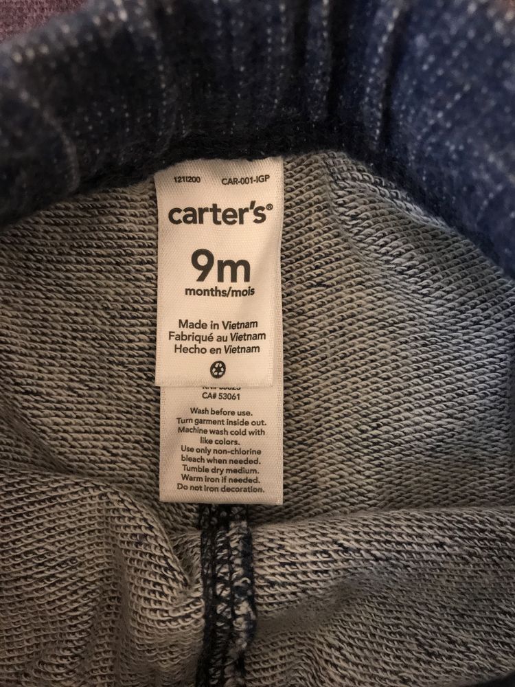 Продам детский костюм/комплект/набор Carter’s (кофта и штаны)