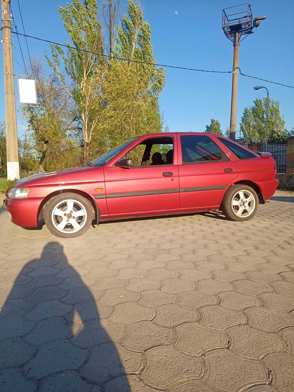 Продам Ford Escort 95 г.в  1.8 TDI